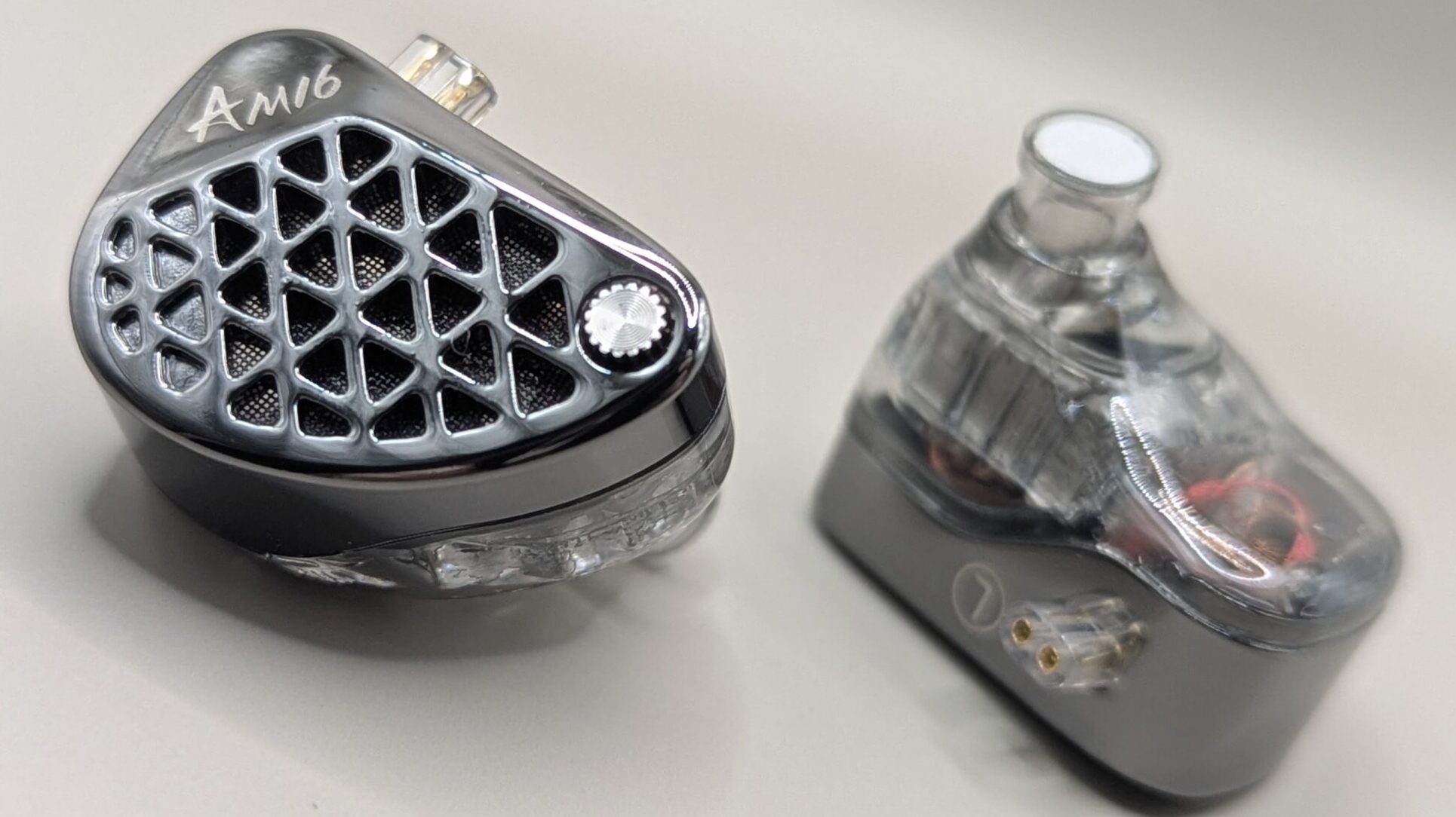 KZ AM16 レビュー 片側8BA搭載 セミオープン設計が快適な美音有線