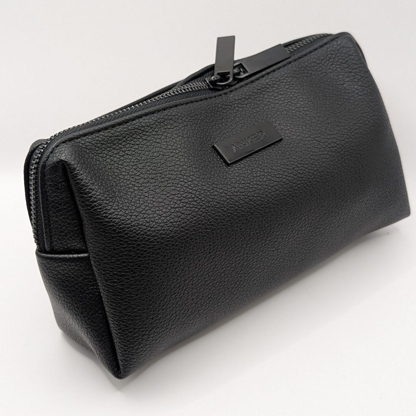 Anker Style Pouch レビュー モバイルバッテリーが万が一発火しても安心!?なガジェットポーチ