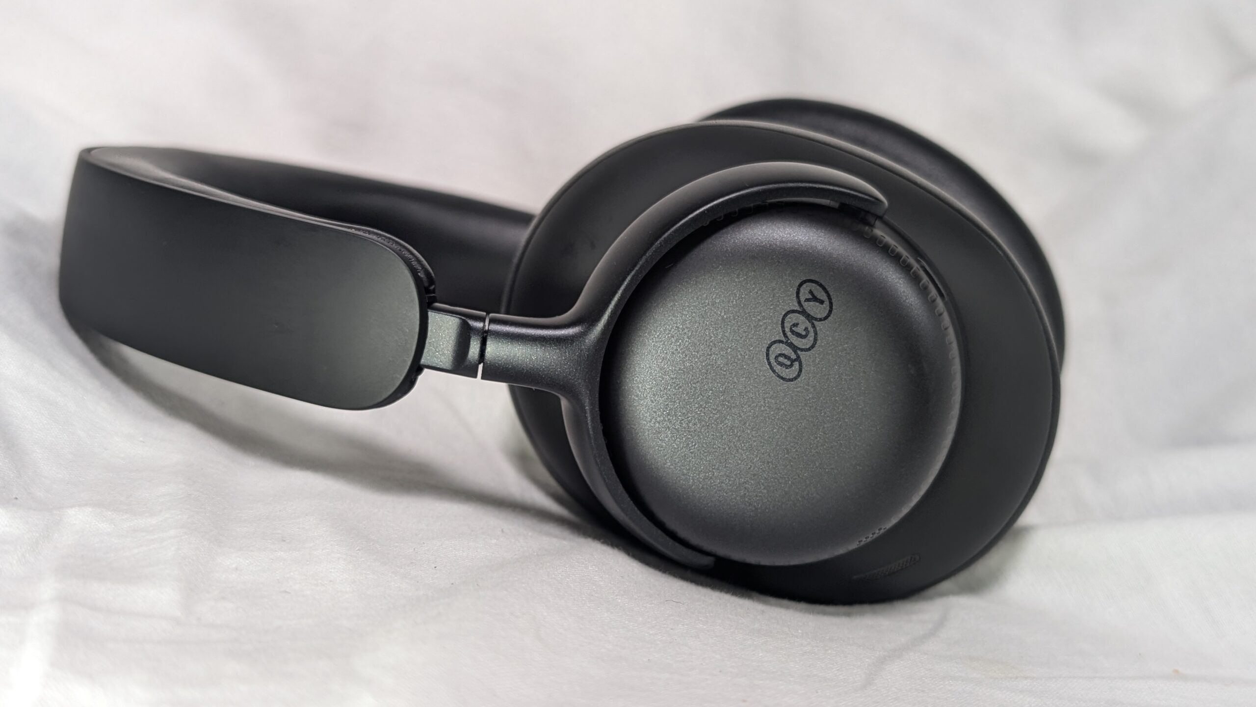 QCY H6 Ultra レビュー デザイン・音質・機能をすべて備えたブランド初フラッグシップワイヤレスヘッドホン
